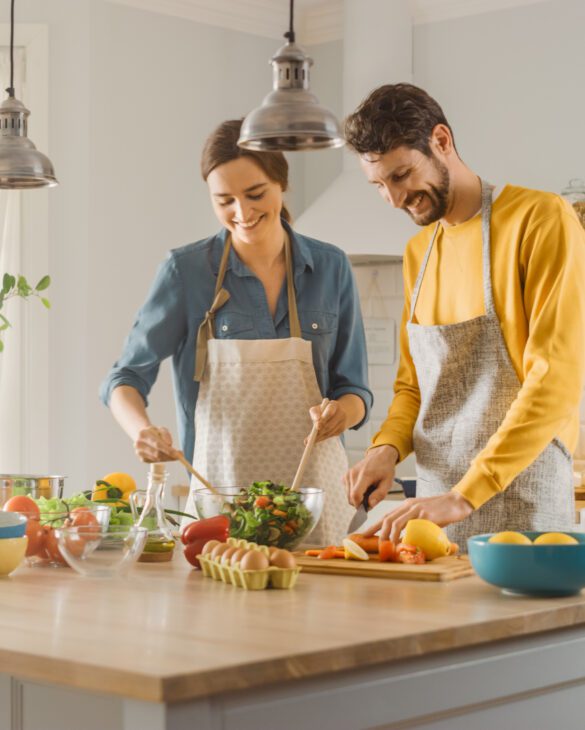 taylormade couple in kitchen